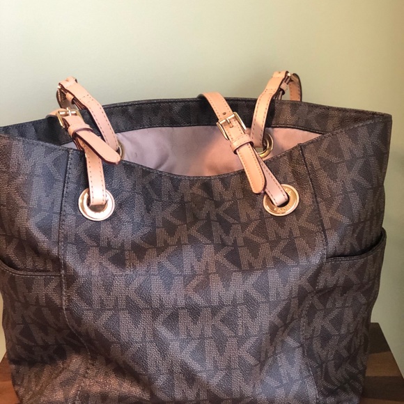 Michael Kors purse - Picture 3 of 5